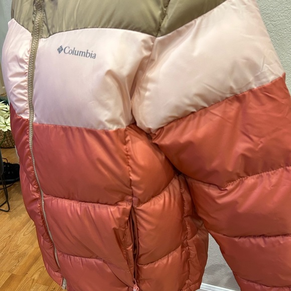 NWT - Columbia Women's Puffect™ Color Block Jacket - Picture 3 of 12